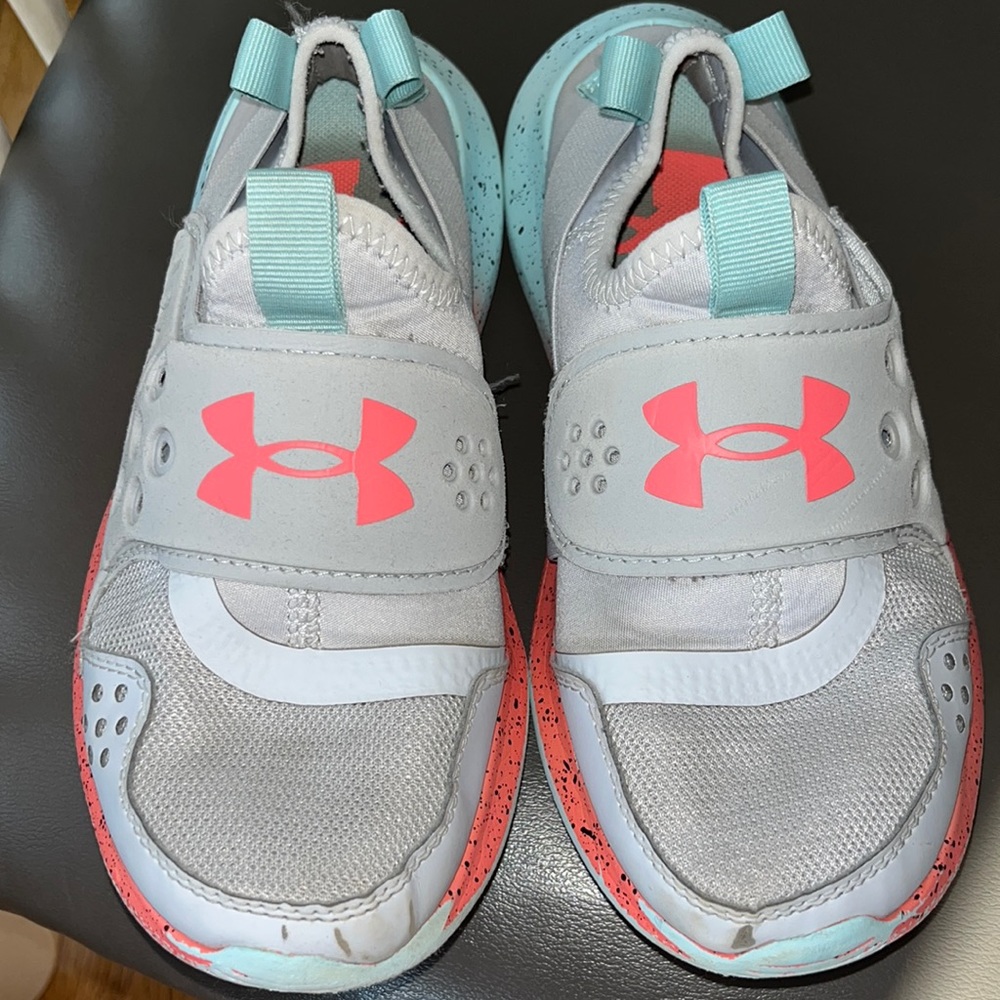 Under Armour girls tennis shoes size 4Y big girls